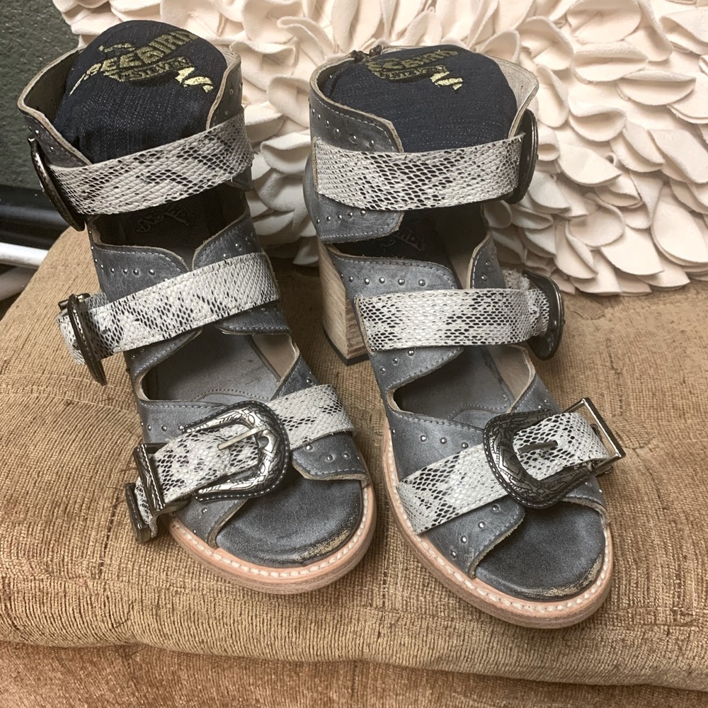 Freebird Violets size 11 in Stone